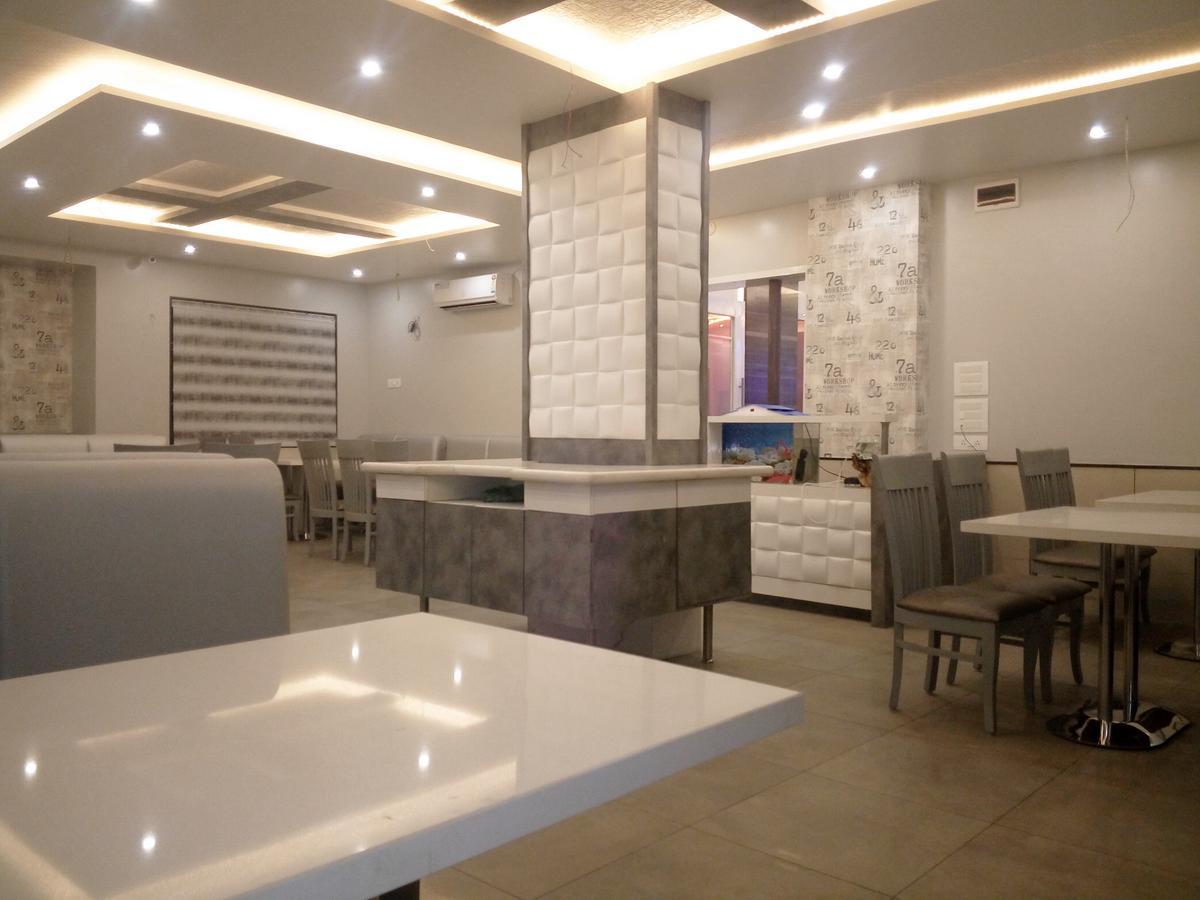 Hotel Pushpak Park Osmanabad Eksteriør bilde