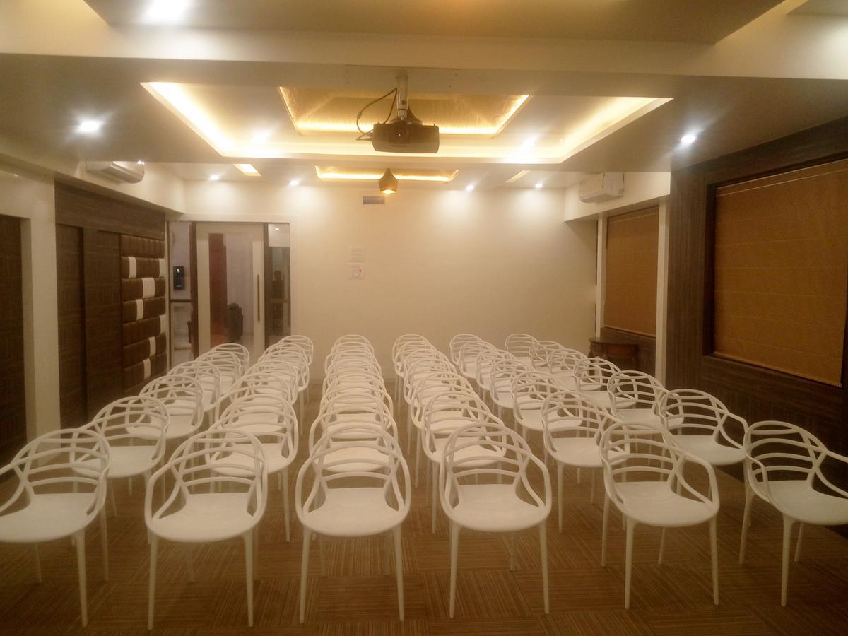 Hotel Pushpak Park Osmanabad Eksteriør bilde